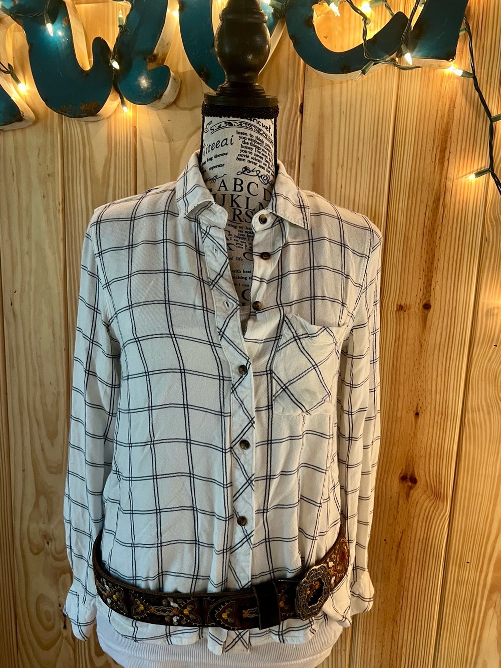 🖤🌷Harper White Button-Down w/ Black Windowpane Plaid🌷🖤